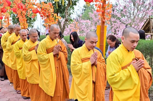 Ngày thứ mười hai, chuyến Phật sự miền Bắc, giảng pháp tại chùa Vạn Đại Phước – chùa Phúc Lạc