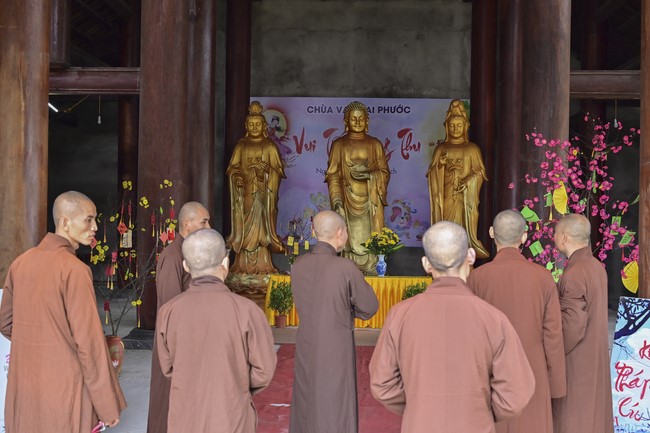 Ngày thứ mười hai, chuyến Phật sự miền Bắc, giảng pháp tại chùa Vạn Đại Phước – chùa Phúc Lạc