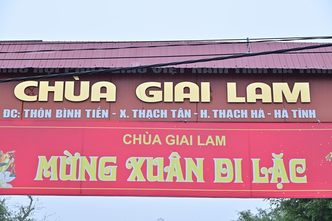 Preaching dharma at Giai Lam pagoda in the eleventh day of propagation trip in the Northern