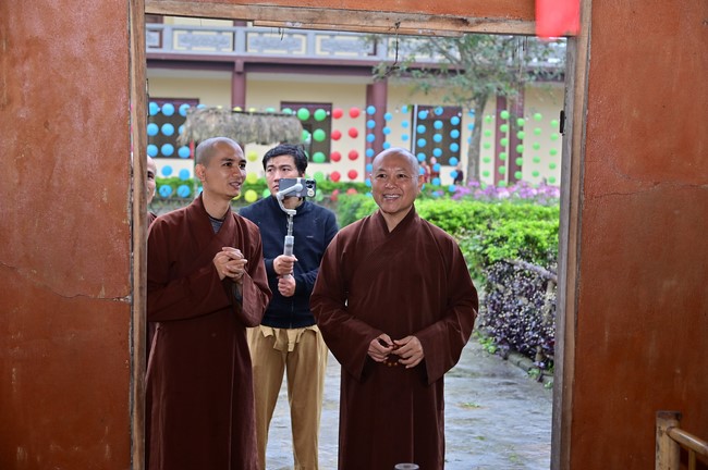 Preaching dharma at Giai Lam pagoda in the eleventh day of propagation trip in the Northern