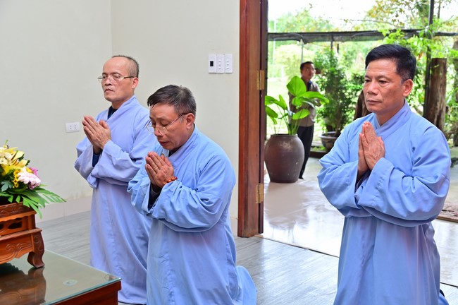 Preaching dharma at Giai Lam pagoda in the eleventh day of propagation trip in the Northern