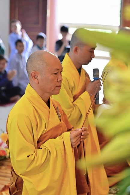 Preaching dharma at Giai Lam pagoda in the eleventh day of propagation trip in the Northern