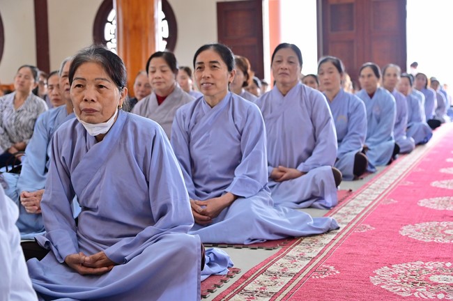 Preaching dharma at Giai Lam pagoda in the eleventh day of propagation trip in the Northern