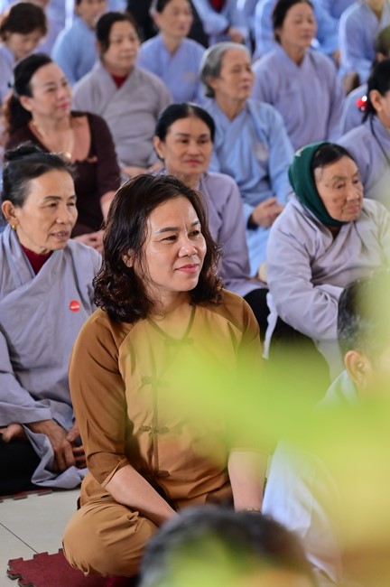 Preaching dharma at Giai Lam pagoda in the eleventh day of propagation trip in the Northern