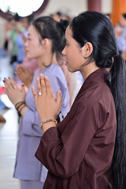 Preaching dharma at Giai Lam pagoda in the eleventh day of propagation trip in the Northern