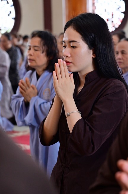 Preaching dharma at Giai Lam pagoda in the eleventh day of propagation trip in the Northern