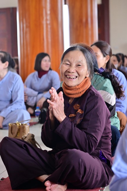 Preaching dharma at Giai Lam pagoda in the eleventh day of propagation trip in the Northern