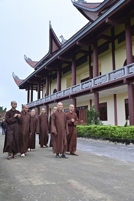 Preaching dharma at Giai Lam pagoda in the eleventh day of propagation trip in the Northern