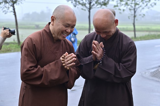 Preaching dharma at Giai Lam pagoda in the eleventh day of propagation trip in the Northern