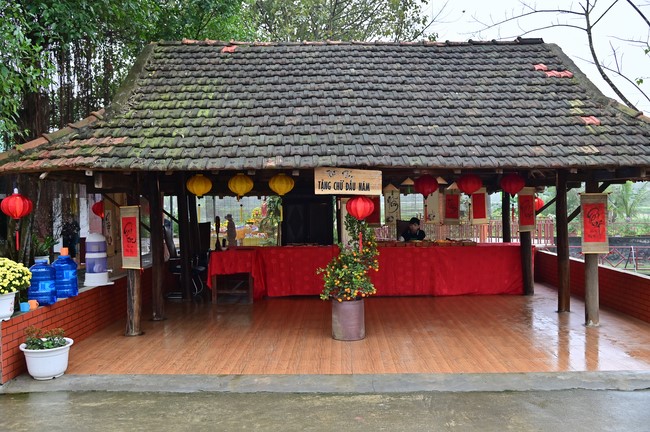 Preaching dharma at Giai Lam pagoda in the eleventh day of propagation trip in the Northern