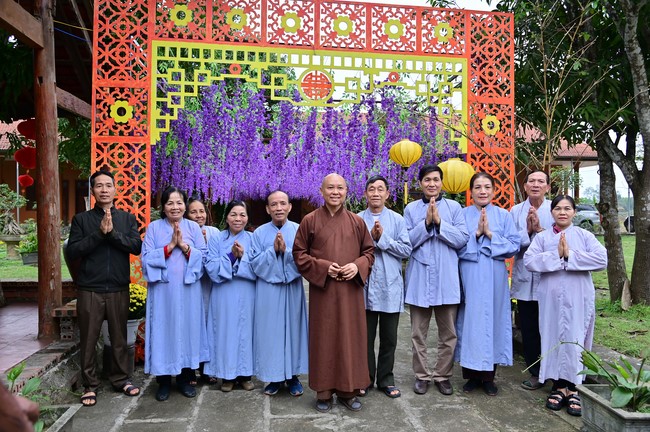 Preaching dharma at Giai Lam pagoda in the eleventh day of propagation trip in the Northern