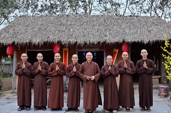 Preaching dharma at Giai Lam pagoda in the eleventh day of propagation trip in the Northern