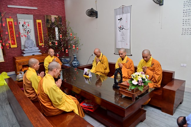 Preaching dharma at Giai Lam pagoda in the eleventh day of propagation trip in the Northern