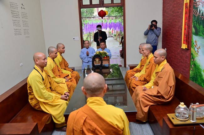 Preaching dharma at Giai Lam pagoda in the eleventh day of propagation trip in the Northern