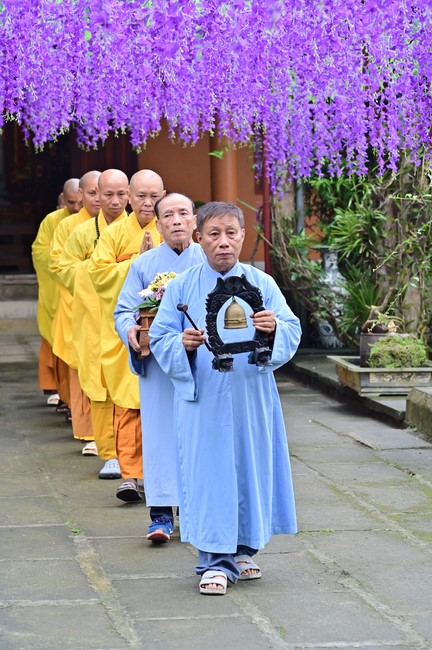 Preaching dharma at Giai Lam pagoda in the eleventh day of propagation trip in the Northern