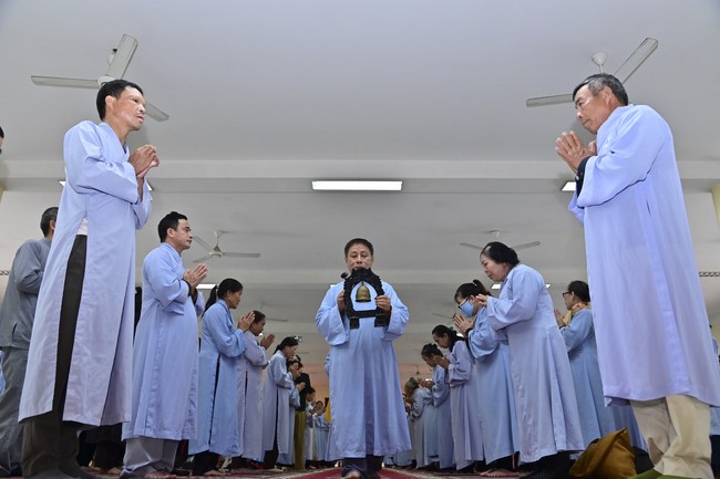 Preaching dharma at Giai Lam pagoda in the eleventh day of propagation trip in the Northern