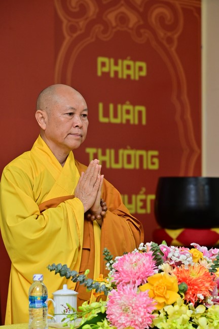 Preaching dharma at Giai Lam pagoda in the eleventh day of propagation trip in the Northern