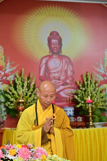 Preaching dharma at Giai Lam pagoda in the eleventh day of propagation trip in the Northern