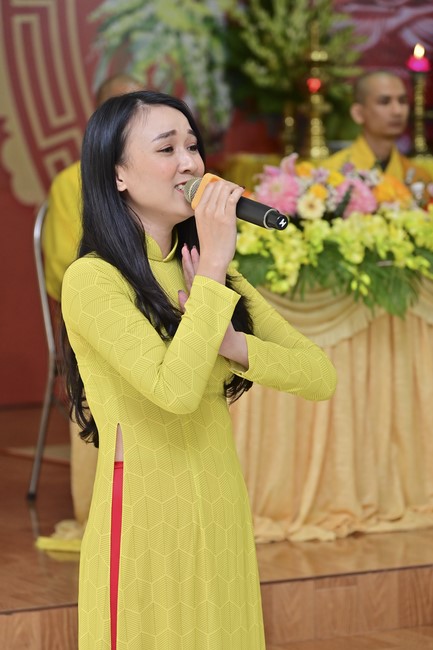 Preaching dharma at Giai Lam pagoda in the eleventh day of propagation trip in the Northern