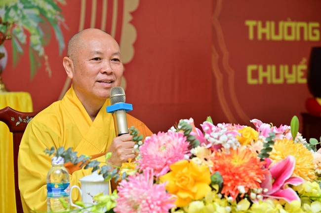 Preaching dharma at Giai Lam pagoda in the eleventh day of propagation trip in the Northern