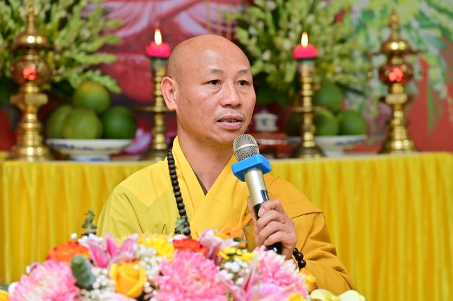 Preaching dharma at Giai Lam pagoda in the eleventh day of propagation trip in the Northern