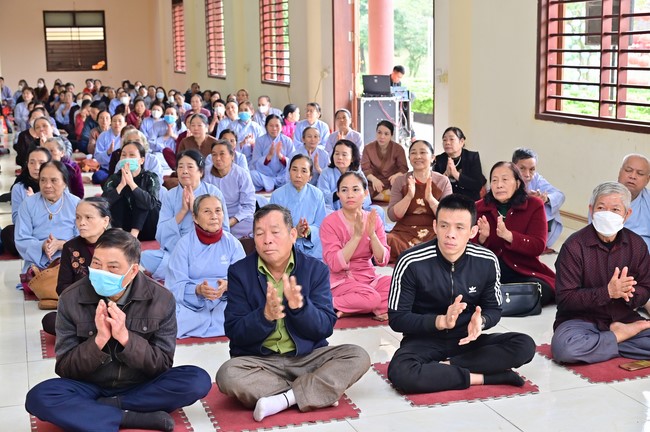 Preaching dharma at Giai Lam pagoda in the eleventh day of propagation trip in the Northern