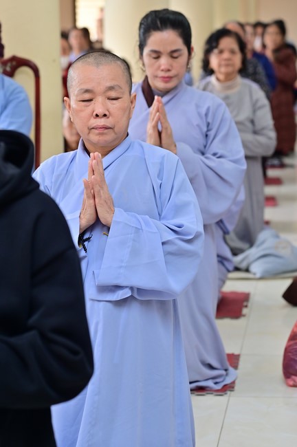Preaching dharma at Giai Lam pagoda in the eleventh day of propagation trip in the Northern