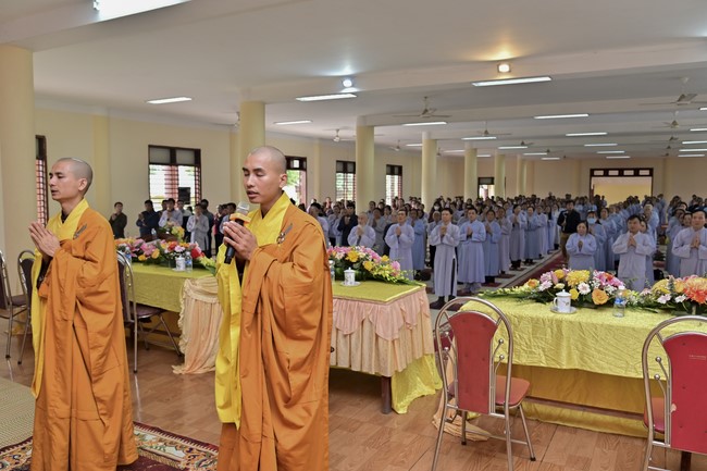Preaching dharma at Giai Lam pagoda in the eleventh day of propagation trip in the Northern
