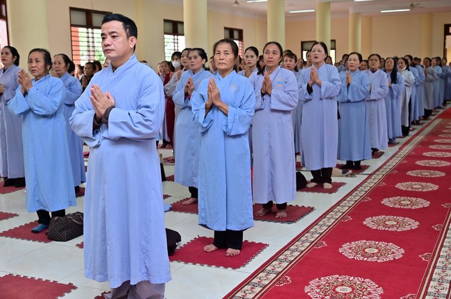 Preaching dharma at Giai Lam pagoda in the eleventh day of propagation trip in the Northern