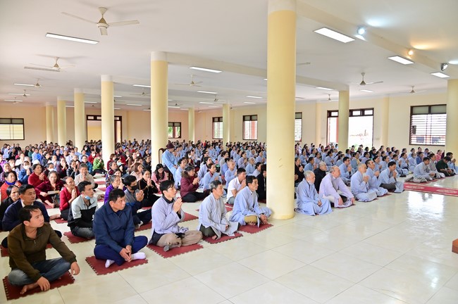 Preaching dharma at Giai Lam pagoda in the eleventh day of propagation trip in the Northern