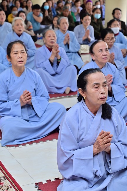 Preaching dharma at Giai Lam pagoda in the eleventh day of propagation trip in the Northern