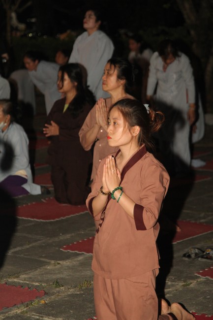 Prostrating five hundred names Bodhisattva Avalokitesvara at Giai Lam Pagoda, Ha Tinh
