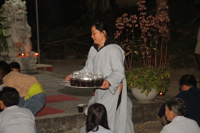 Prostrating five hundred names Bodhisattva Avalokitesvara at Giai Lam Pagoda, Ha Tinh