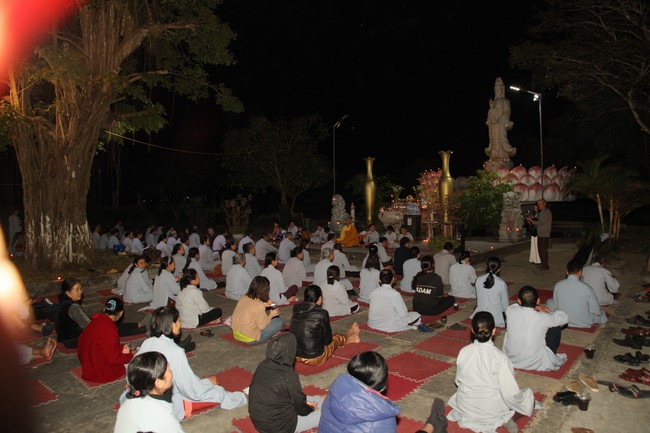 Prostrating five hundred names Bodhisattva Avalokitesvara at Giai Lam Pagoda, Ha Tinh