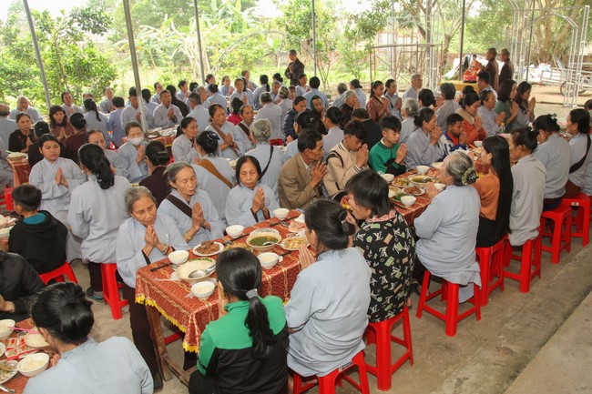 One- day Retreat at Giai Lam Pagoda - Ha Tinh