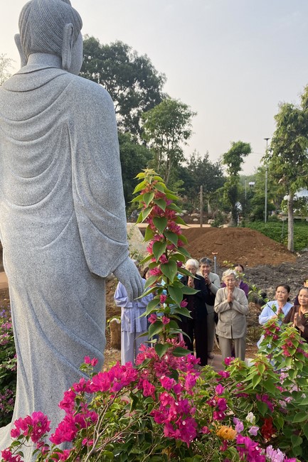 One-Day Peaceful Retreat at Suoi Phap Pagoda