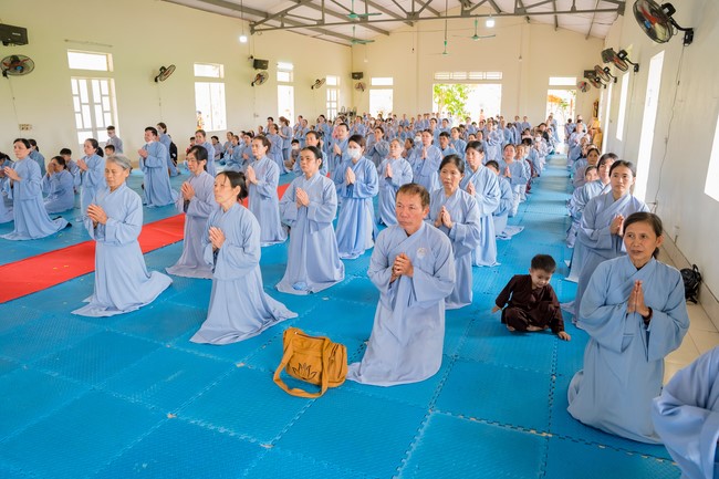 Robe-Bowl welcome Ceremony from India at Dong Cao Pagoda - Thanh Hoa
