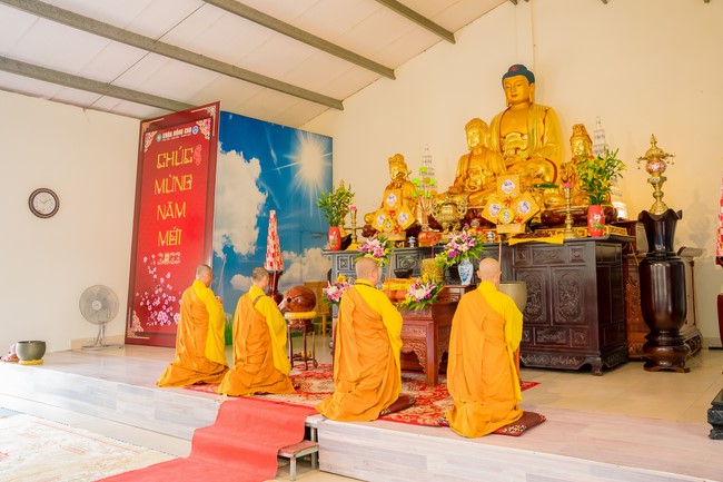 Robe-Bowl welcome Ceremony from India at Dong Cao Pagoda - Thanh Hoa