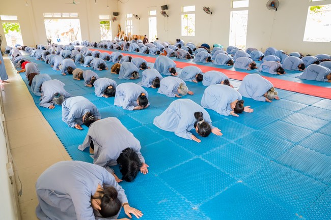 Robe-Bowl welcome Ceremony from India at Dong Cao Pagoda - Thanh Hoa