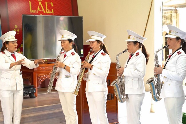 Robe-Bowl welcome Ceremony from India at Dong Cao Pagoda - Thanh Hoa