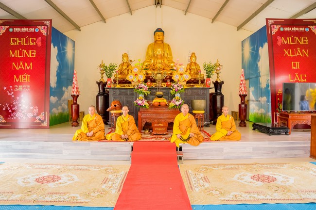 Robe-Bowl welcome Ceremony from India at Dong Cao Pagoda - Thanh Hoa