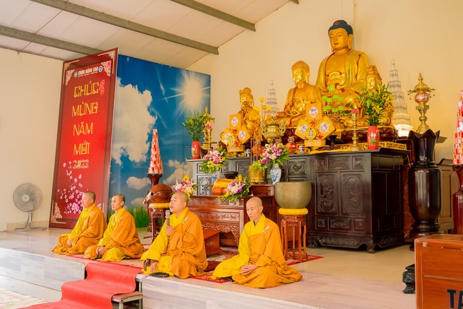 Robe-Bowl welcome Ceremony from India at Dong Cao Pagoda - Thanh Hoa
