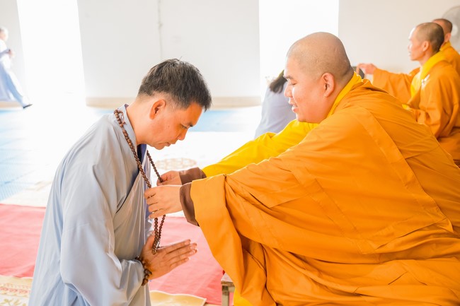 Robe-Bowl welcome Ceremony from India at Dong Cao Pagoda - Thanh Hoa