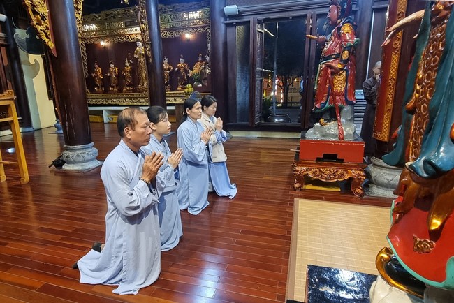 Robe-Bowl welcome Ceremony from India at Dong Cao Pagoda - Thanh Hoa