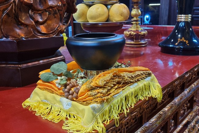 Robe-Bowl welcome Ceremony from India at Dong Cao Pagoda - Thanh Hoa