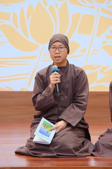 First day of Retreat Establishing communication in the family - Solving knots, reconnecting deep love of Plum Village.