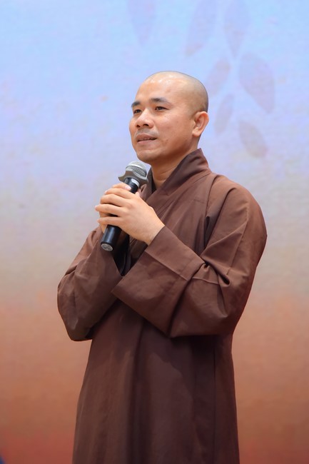 First day of Retreat Establishing communication in the family - Solving knots, reconnecting deep love of Plum Village.