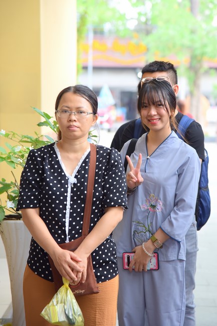 First day of Retreat Establishing communication in the family - Solving knots, reconnecting deep love of Plum Village.