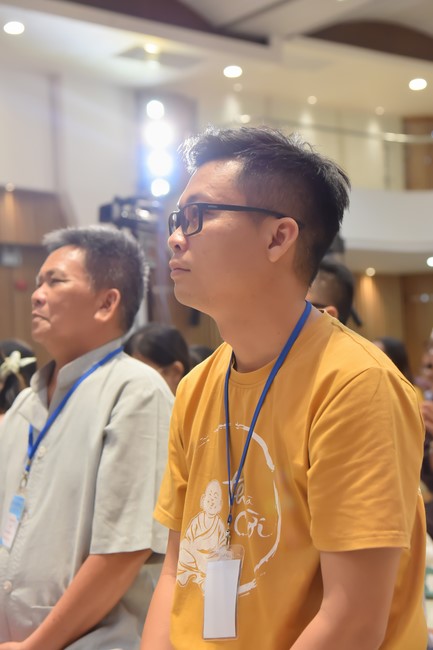 First day of Retreat Establishing communication in the family - Solving knots, reconnecting deep love of Plum Village.