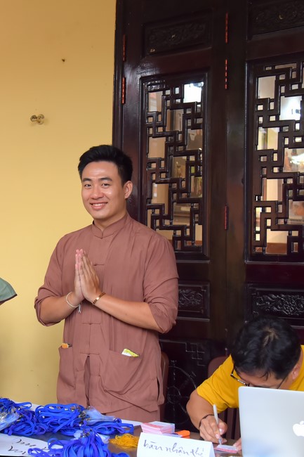 First day of Retreat Establishing communication in the family - Solving knots, reconnecting deep love of Plum Village.